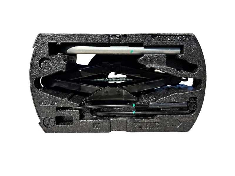 2012-2022 Volkswagen Passat Jack With Tools And Foam Holder