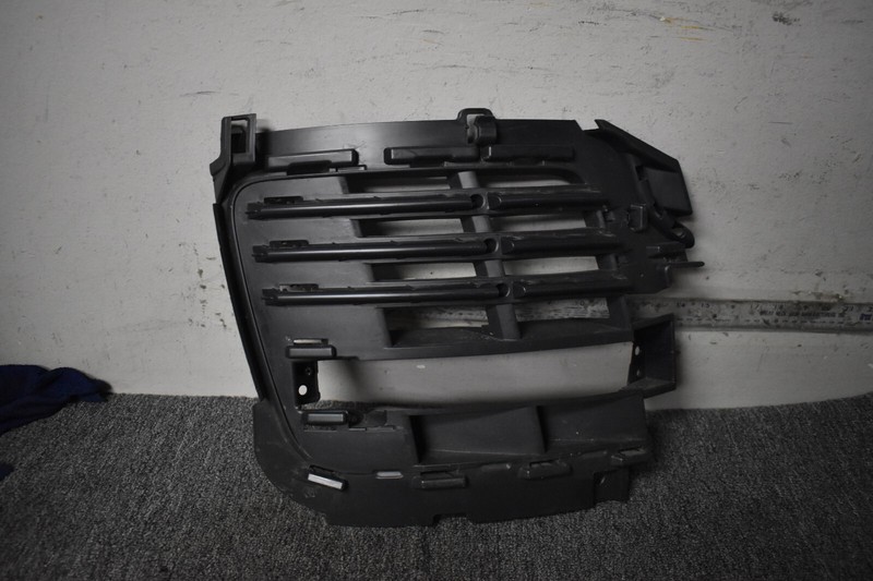 2018-2020 RANGE ROVER RIGHT SIDE AIR VENT GRILLE FACTORY OEM