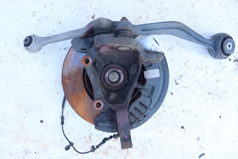 2013-2018 CADILLAC ATS 2.0L AWD FRONT RIGHT SPINDLE KNUCKLE W/ CONTROL ARM OEM