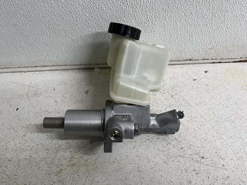2013-2016 Mercedes GL350 Master Cylinder Brake Brakes Braking Oem