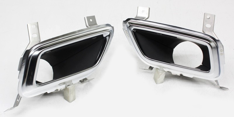OEM Exhaust Tailpipe Bezels For Cadillac XT5 Premium Luxury, Sport 84410562