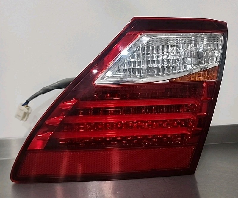 10 - 12 Lexus LS460 Rear Right Passenger Side Inner Tail Light Red Orange White