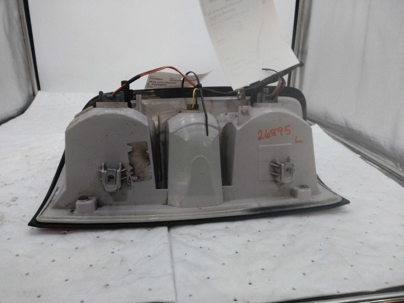 2020 Chevrolet Colorado Left Tail Light Assembly White OEM 56730 104K Miles