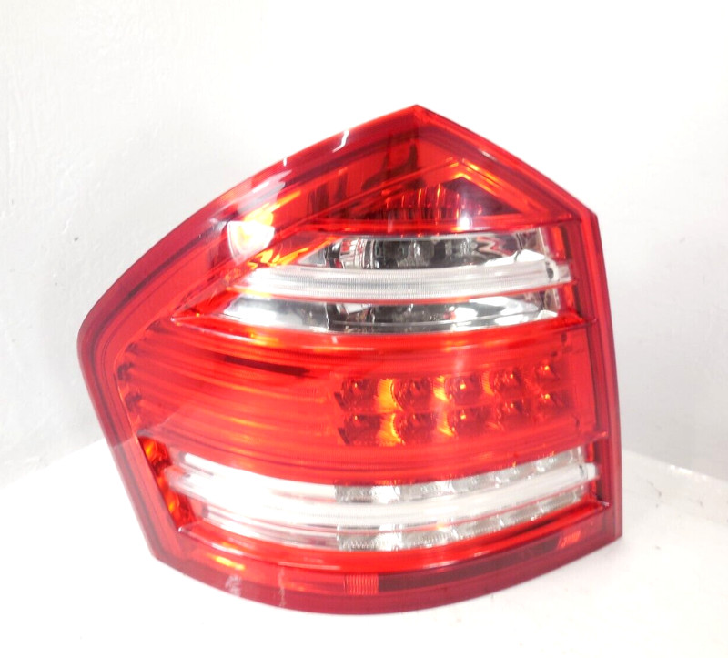 Mercedes-Benz GL450 Upper Tail Light Lamp Driver Left OEM 2010-2012
