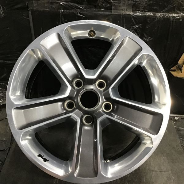 2019-2023 Jeep Wrangler 9221 Wheel 18x7-1/2 5 Spoke Rim Grey Polished 6BZ411AUAA