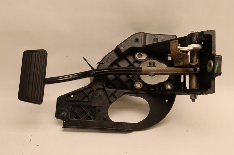 2015-2020 CHEVY TAHOE PARK PARKING BRAKE PEDAL ASSEMBLY OEM