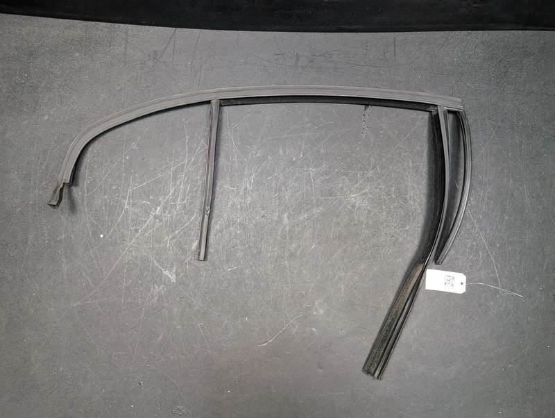 Rear Right Door Window Glass Run Channel 2017 Volvo S60 2014 2015 2016 2018