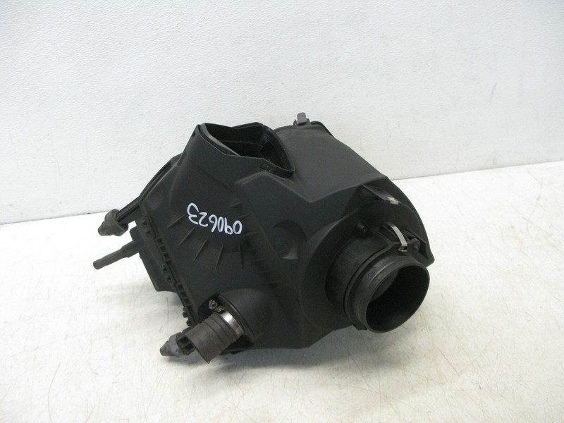 09-11 AUDI C6 A6 3.0L QUATTRO ENGINE INTAKE CLEANER BOX TUBE AIR OEM 090623
