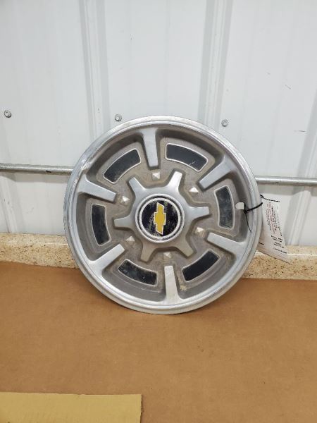 Wheel Cover HubCap 66-slot Type Fits 80-86 PARISIENNE 284983