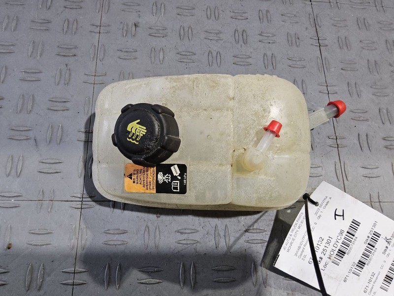 Coolant Reservoir Fits 20-25 SENTRA 3573184