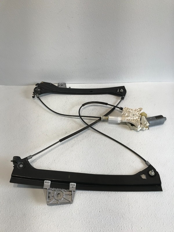 2004 Mercedes CLK320 Front Right RH Door Window Regulator Motor OEM A2308200942