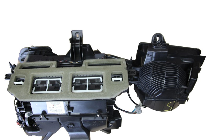 2014 - 2023 DODGE CHALLENGER DASH A/C HEATER CORE VENT HOUSING BOX 68340550AA