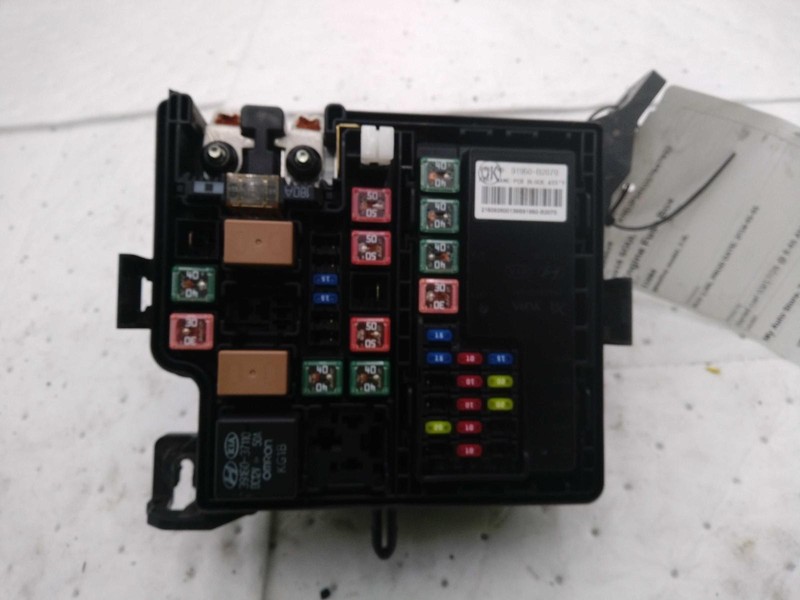 2016 Kia Soul OEM Fuse Box 2.0L Black 76000 Miles NJ25-26628-673552