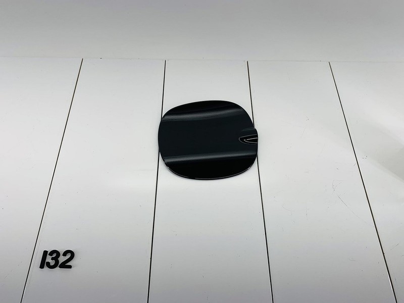 14-19 FIAT 500L REAR QUARTER PANEL FUEL TANK FILLER NECK DOOR PRETO ETNA OEM