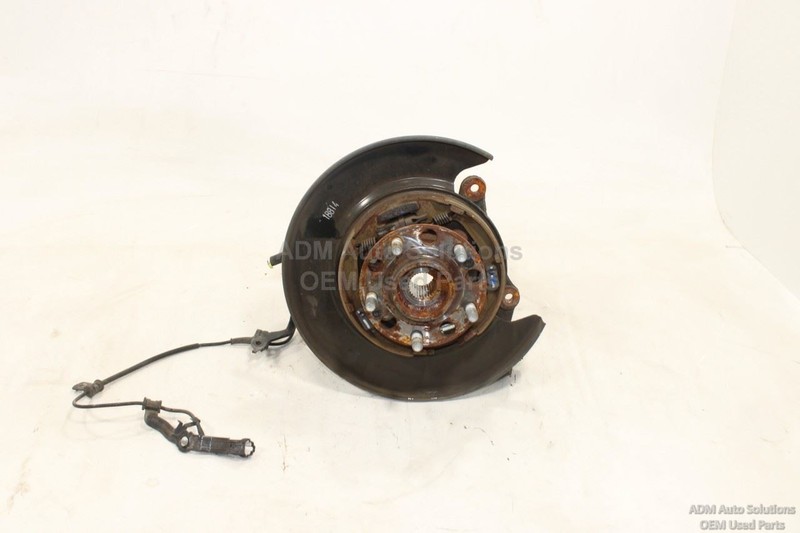 2016 - 2020 KIA SORENTO REAR LEFT SPINDLE KNUCKLE/ HUB 52700C6000 OEM