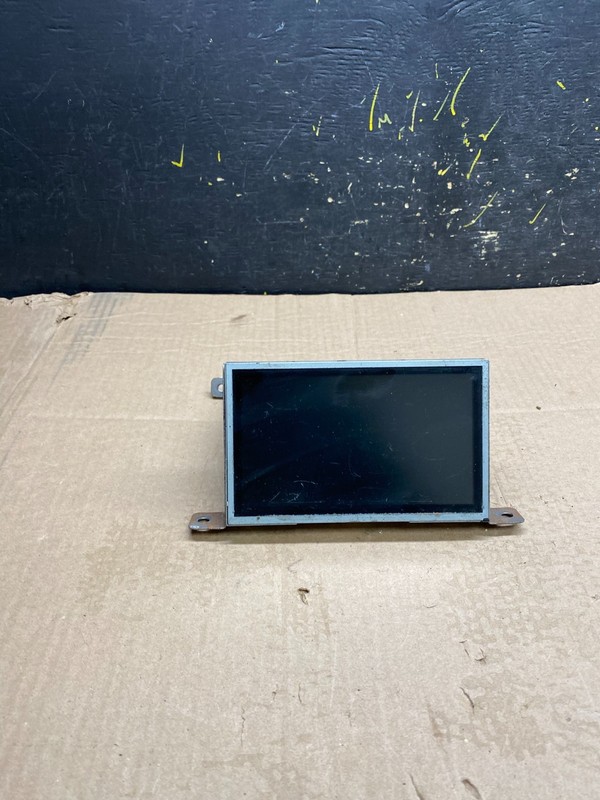 2004 to 2005 Nissan Armada Radio Display Screen Information Oem Y9875 DG