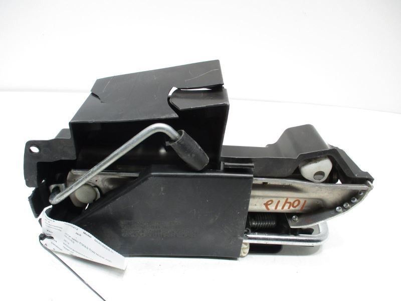 2013 MERCEDES C-CLASS JACK WITH TOOLS TOW HOOK AND GLOVES 3.5L AT AWD 95K 43924