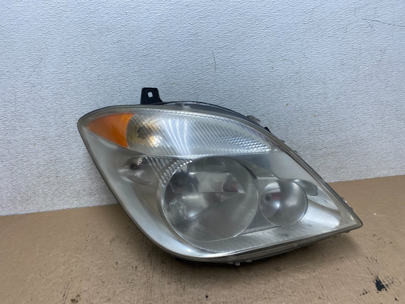 2007 to 2013 Mercedes Sprinter Headlight Right Passenger Halogen Oem Q2829 DW