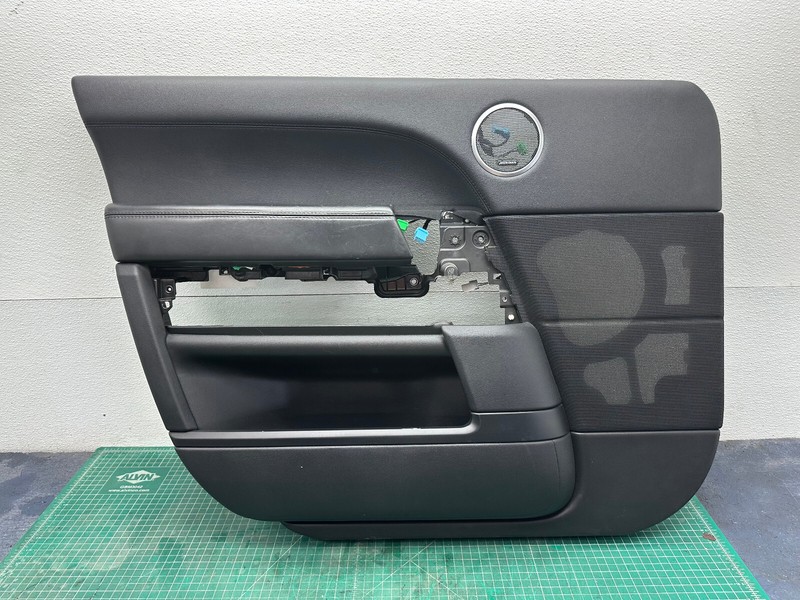 13-17 Range Rover L405 FRONT LEFT INTERIOR DOOR PANEL TRIM OEM