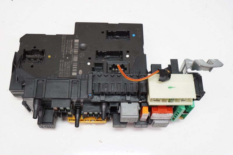 MERCEDES W204 C-Class Rear SAM Module Relay Fuse Box OEM 2010 - 2015