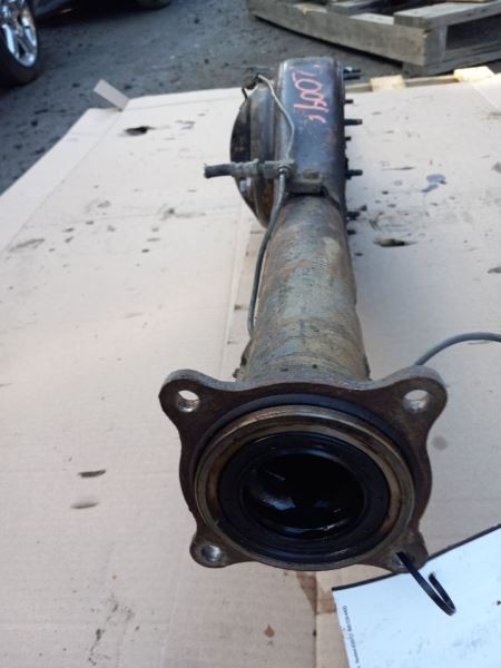 84-85 TOYOTA PICKUP 2.4L RWD MT STANDARD CAB REAR AXLE HOUSING ASSEMBLY