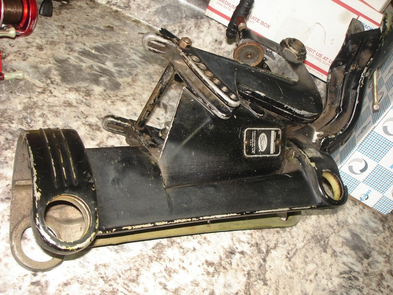 Mercury 39 3.9hp transom mount armboatmotor part sn 1885533 Bin bma