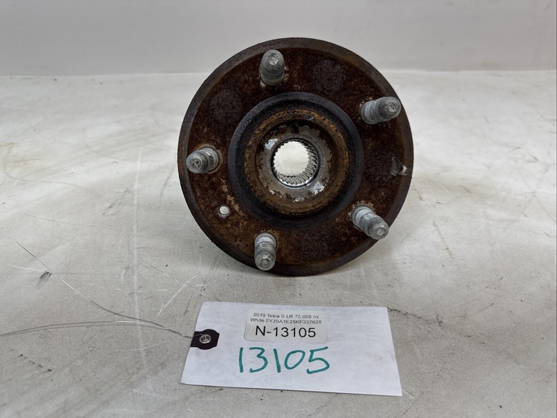 17-20 TESLA MODEL S REAR SUNSPENSION WHEEL BEARING HUB, OEM 13105 S14