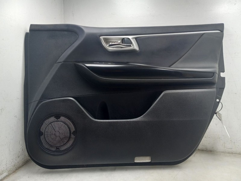 2018 TOYOTA MIRAI PASSENGER SIDE FRONT DOOR TRIM PANEL