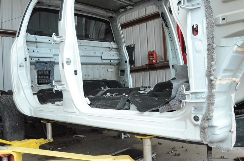 2017-2021 Nissan Titan 5.6L 4x4 Passenger Right Side Rocker and Post Cut