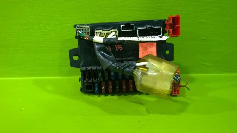 89 ACCORD 2.0L AT FUSE RELAY BOX OEM 909-15