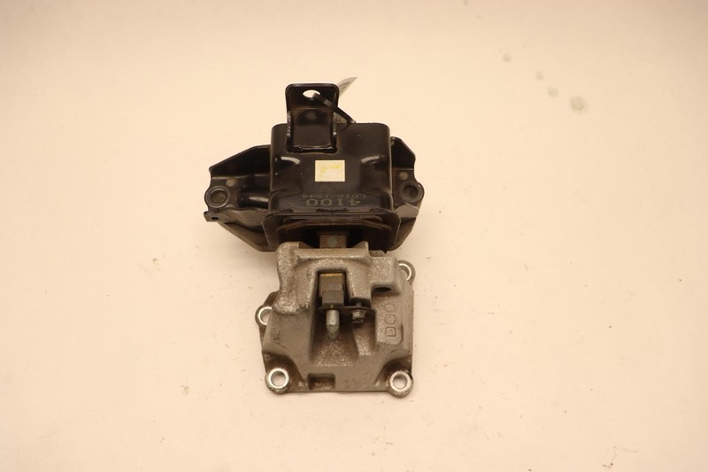 2015-2019 HYUNDAI SONATA 2.4L LEFT A/T TRANSMISSION SUPPORT MOUNT BRACKET OEM