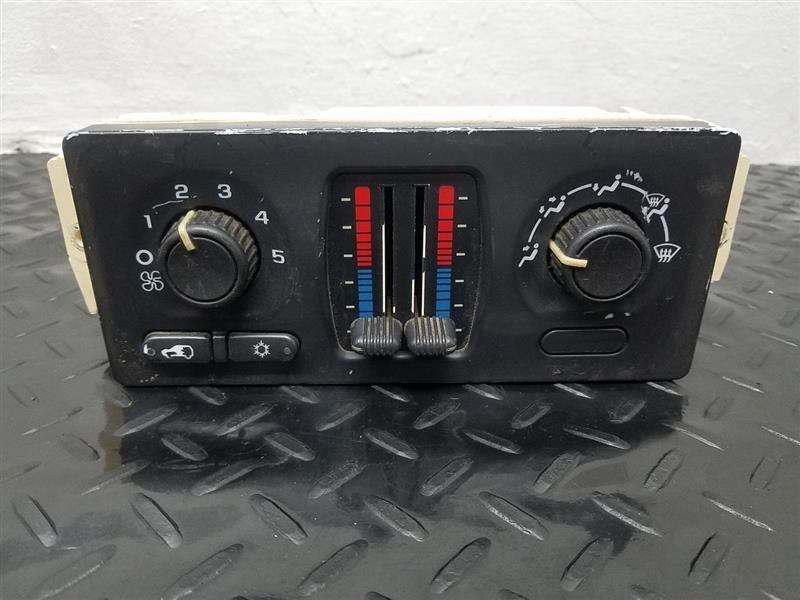 03-04 GMC Sierra Manual Heater Climate Control W/O Rear Defrost OEM 15107752