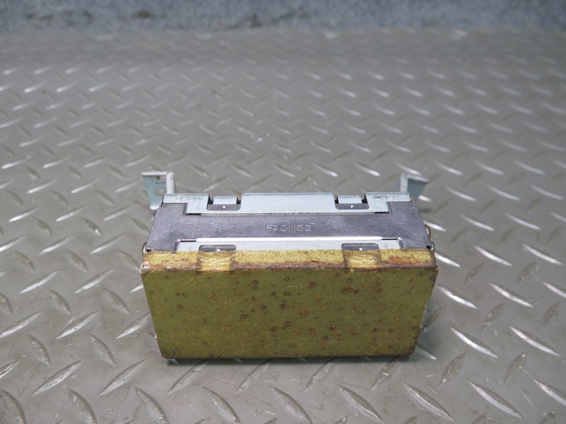 1991-1997 TOYOTA LAND CRUISER FJ80 AUDIO RADIO ANTENNA AMPLIFIER