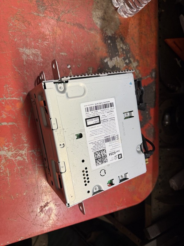 14 15 16 Chevy Malibu AM FM CD Player Radio Receiver OEM 23476254