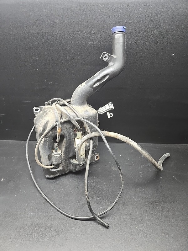 03-13 Maserati Quattroporte Headlight Windshield Washer Bottle Tank OEM