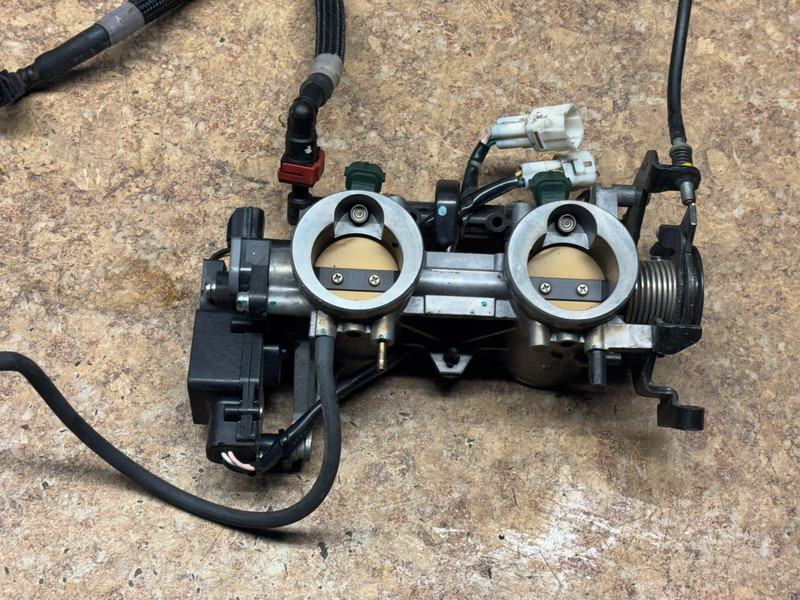 2007 Kawasaki Ninja EX 650 EX650 A Fuel Gas Injector Throttle Body Injection D10