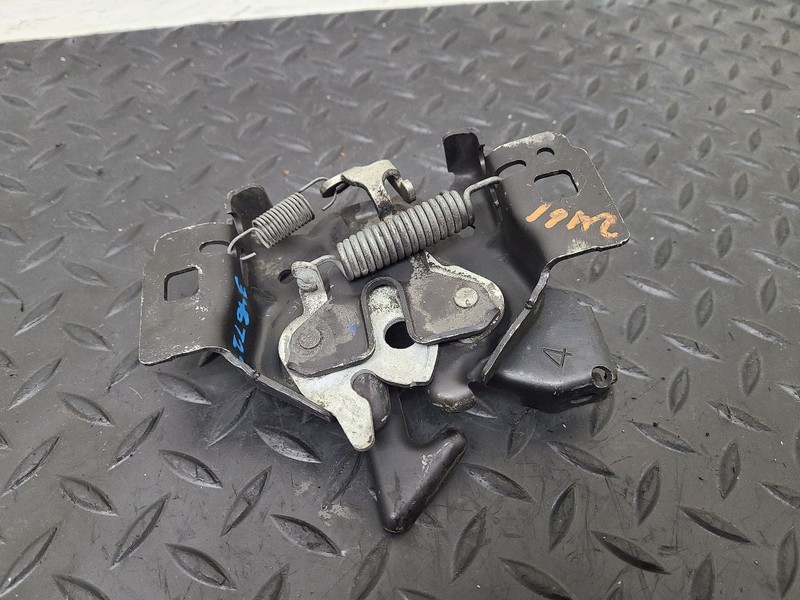 01-07 Ford Escape Hood Latch Assembly OEM 6L8Z-16700-B