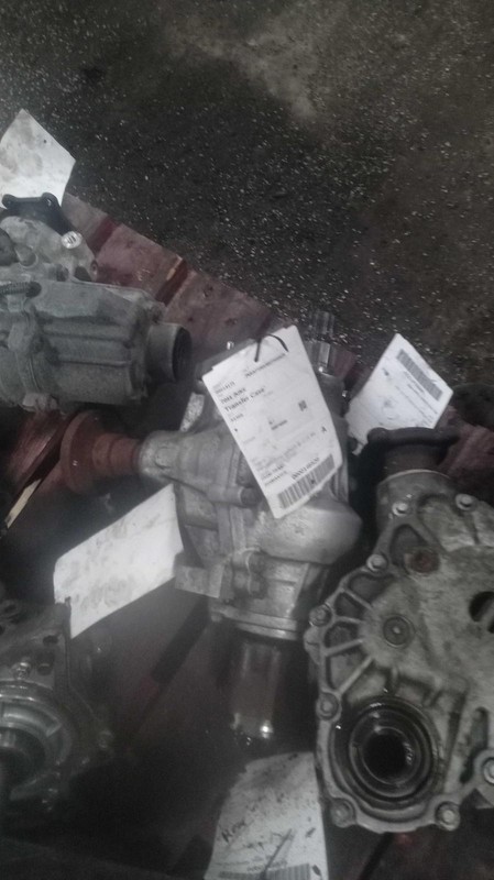 2011 Nissan JUKE Transfer Case Assembly OEM 331001KD0A 117k Miles Blue