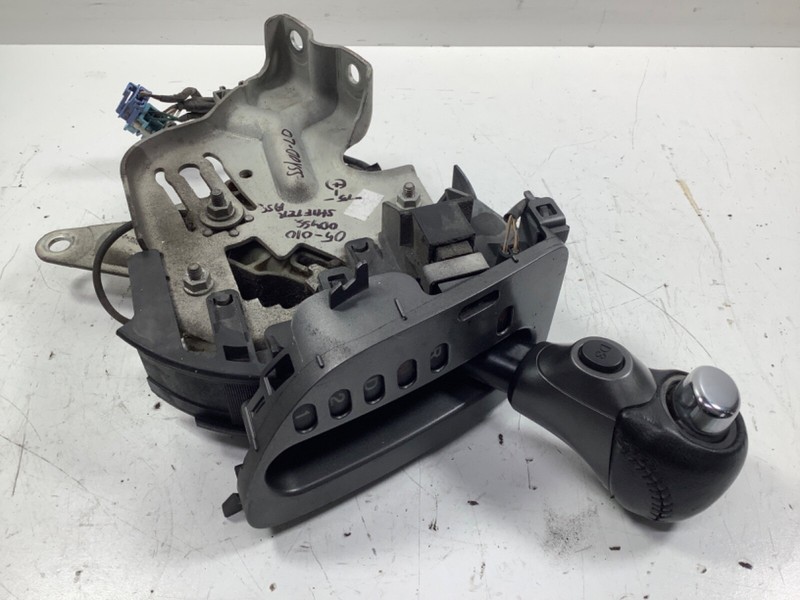 05-010 Honda Odyssey Shifter Assembly OEM