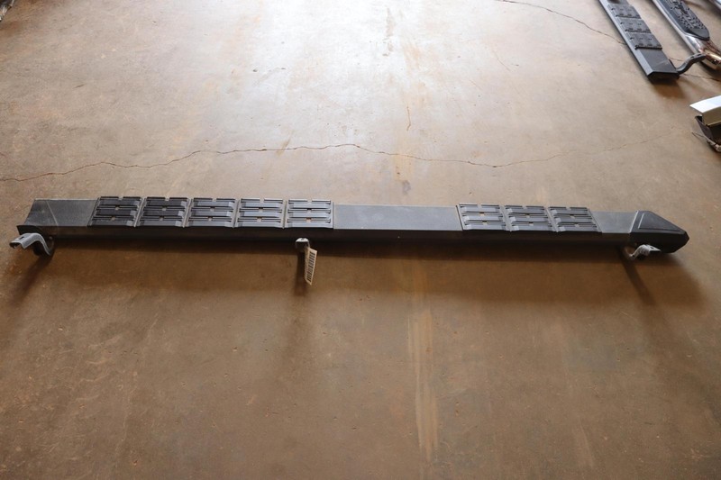 2016-2022 TOYOTA TACOMA RIGHT PASSENGER SIDE RUNNING BOARD STEP PLATE OEM