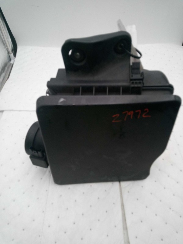 2006 BMW X3 Air Cleaner Assembly OEM Used 3.0L Black 13717501975