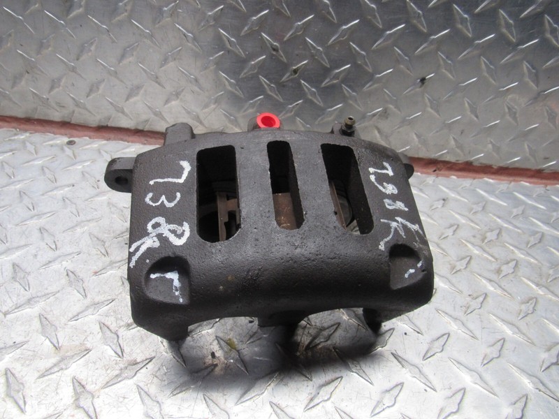 01 - 02 GRAND MARQUIS / CROWN VICTORIA RIGHT PASSENGER FRONT DISC BRAKE CALIPER