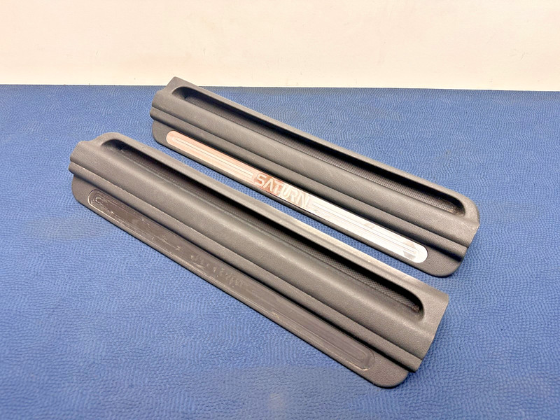 07–10 Saturn Sky Door Sill Step Kick Panel Carpet Holder Set L + R OEM 69K Miles