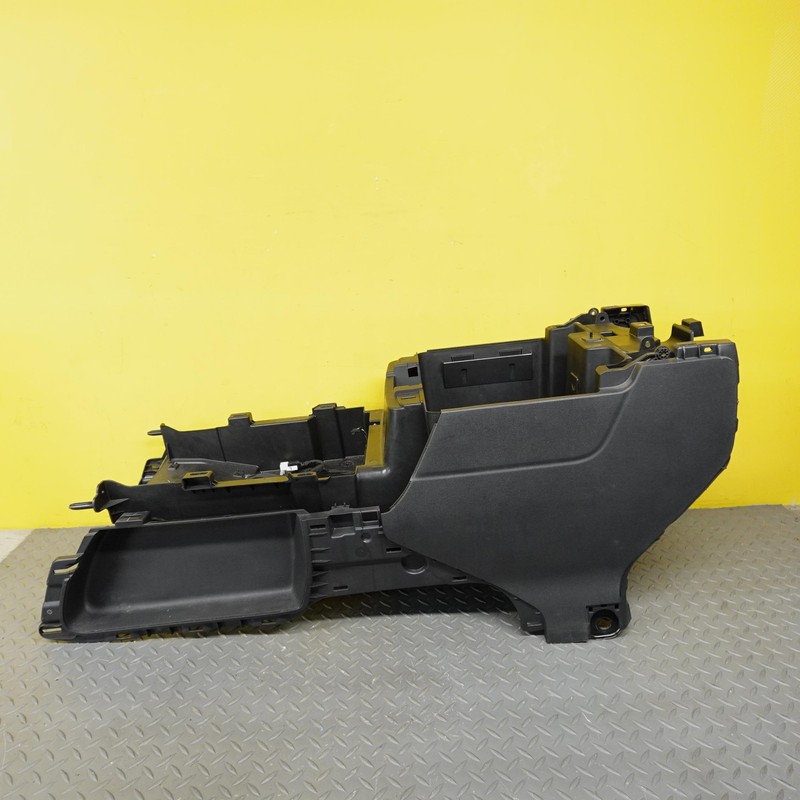 2019-2022 GMC SIERRA 1500 Floor Center Console Base Body Frame Oem 84945066