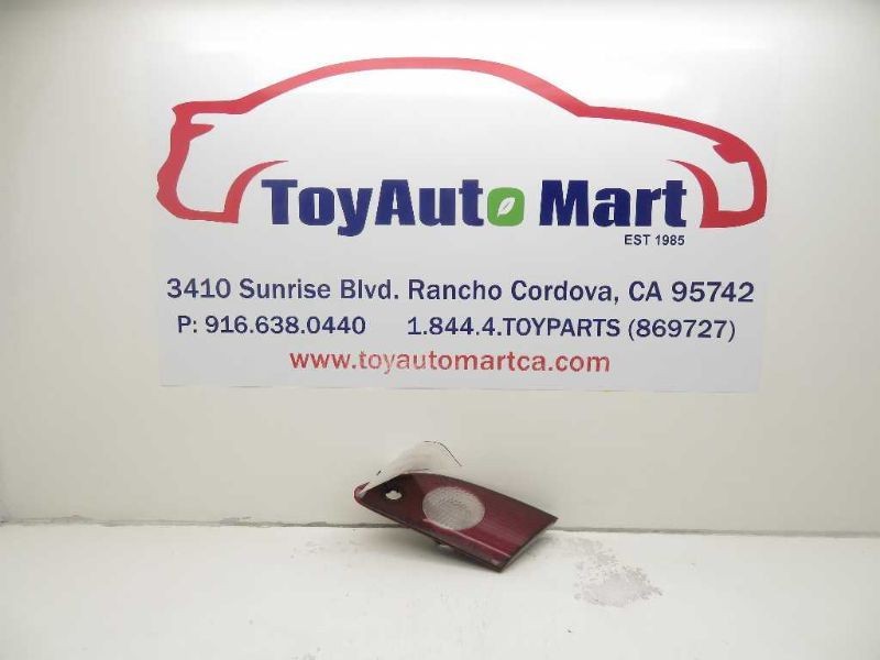 01-02 TOYOTA COROLLA PASSENGER SIDE REAR RIGHT TAIL LIGHT ASSEMBLY