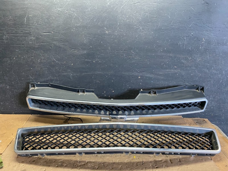 2007 to 2014 Chevrolet Avalanche Front Upper Lower Set Grill Grille Oem S5831 DG