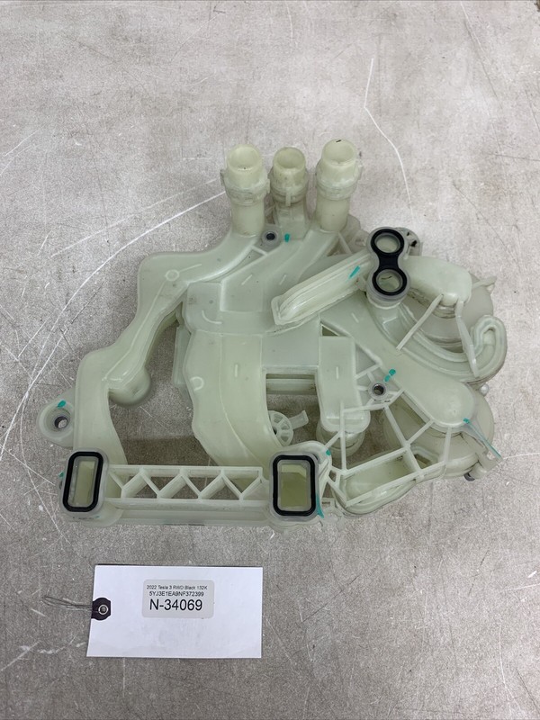 Tesla 3 Y Supermanifold Coolant octavalve supermanifold1613703-00-B 34069 S24