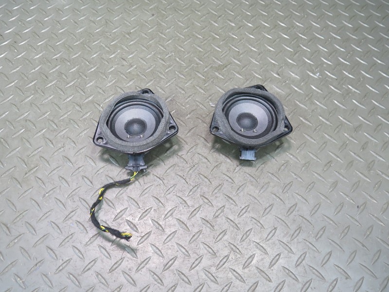 2015-2018 PORSCHE MACAN REAR LEFT & RIGHT SIDE PILLARAUDIO SPEAKER BOSE SET