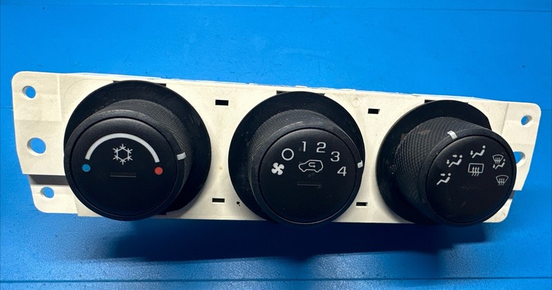 15840354 | 2006 - 2010 Hummer H3 Heater Control Manuel OEM 3 Knobs HVAC