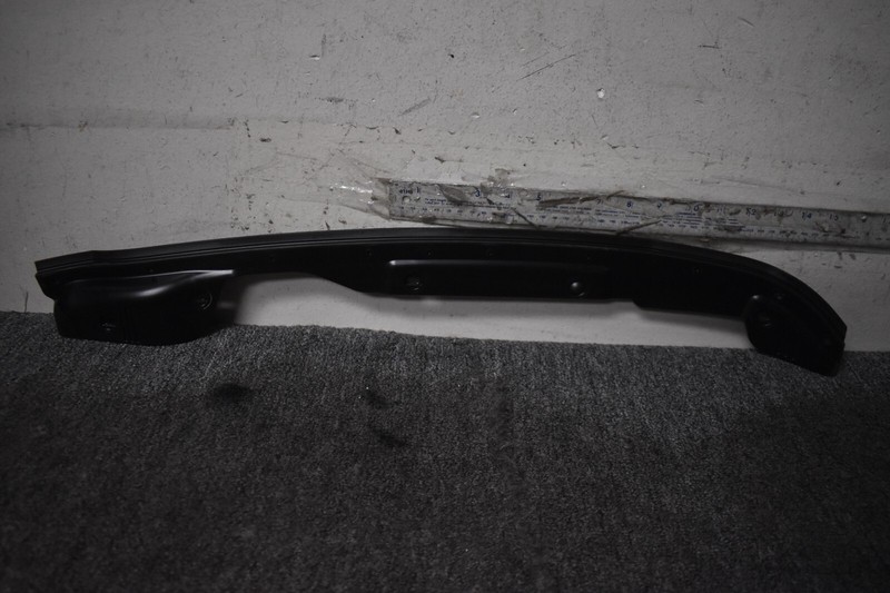 2013-2016 MASERATI QUATTROPORTE S Q4 FRONT RIGHT DOOR GASKET FACTORY OEM